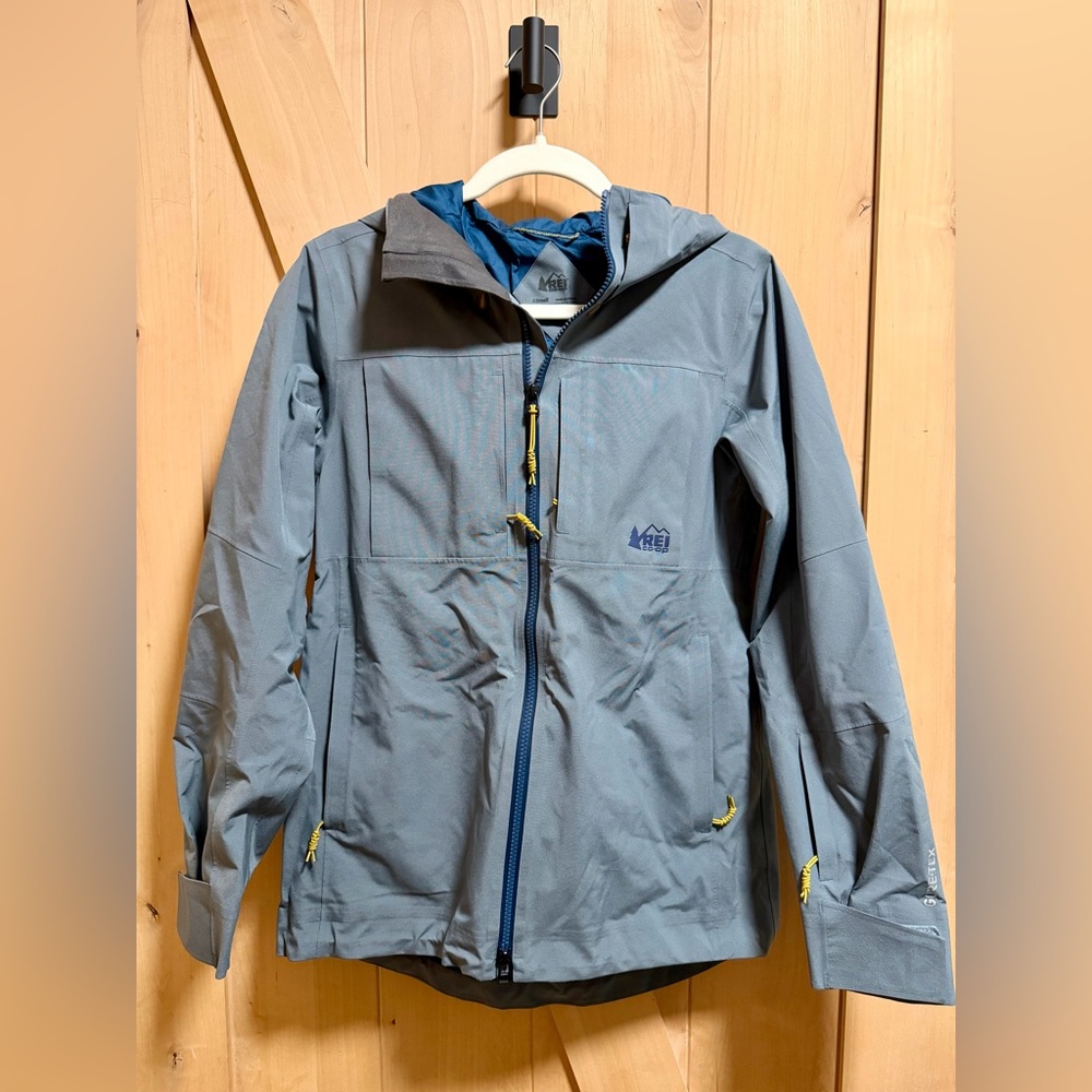 REI Women’s Snowboarding Jacket